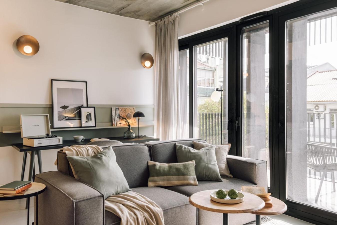 Vouga - 2 Bedrooms And Parking In Santo Antonio Apartment Lisbon