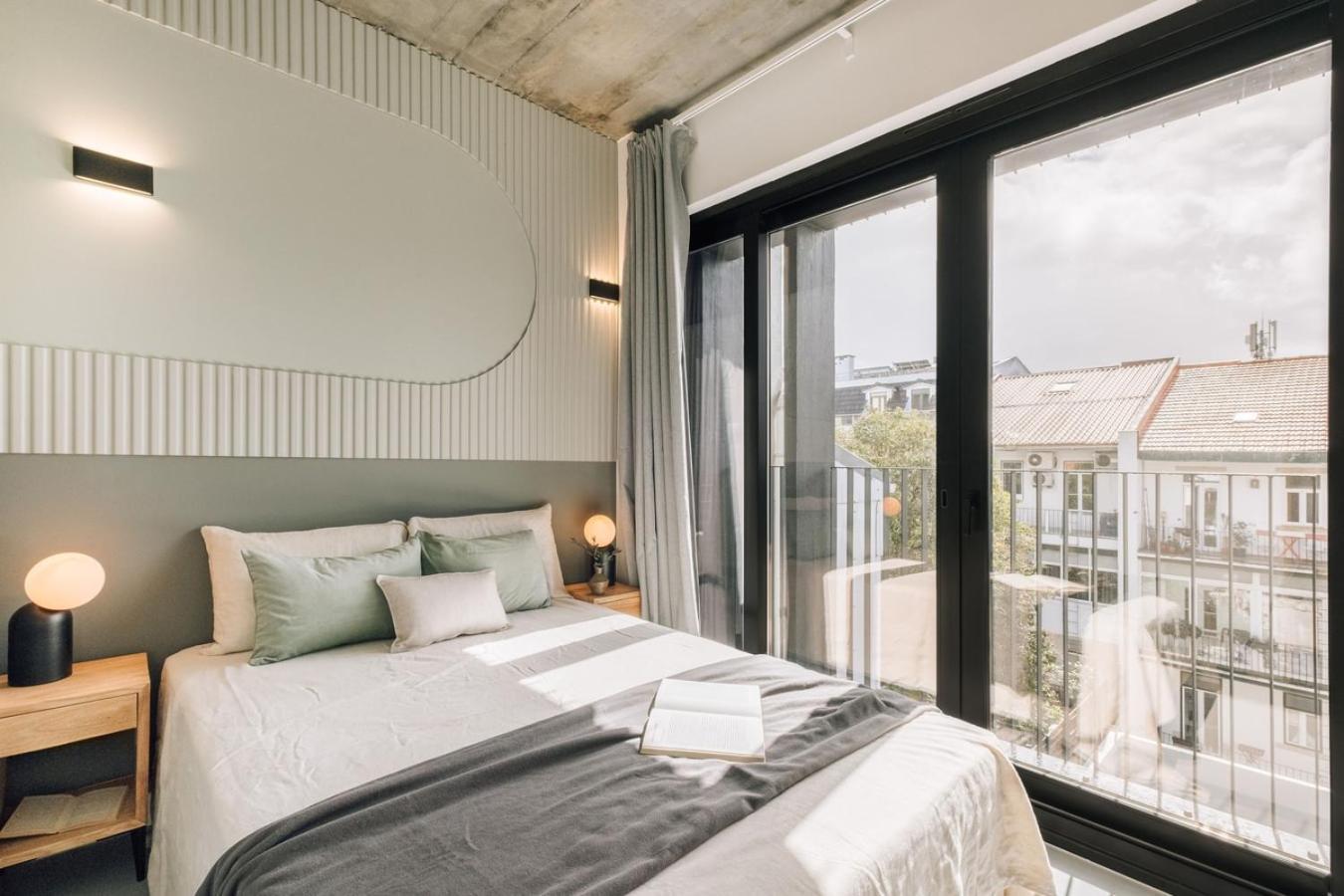 Apartment Vouga - 2 Bedrooms And Parking In Santo Antonio Lisbon